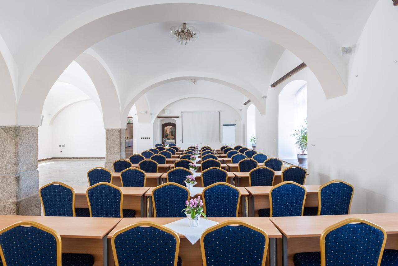 Hotel Floret Prŭhonice Ngoại thất bức ảnh