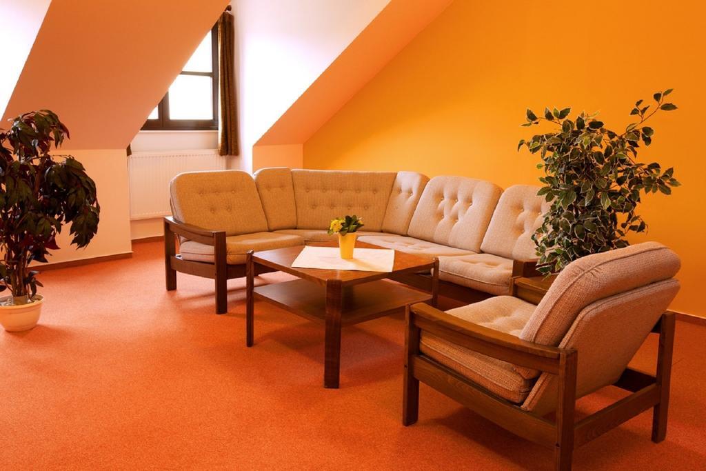 Hotel Floret Prŭhonice Ngoại thất bức ảnh